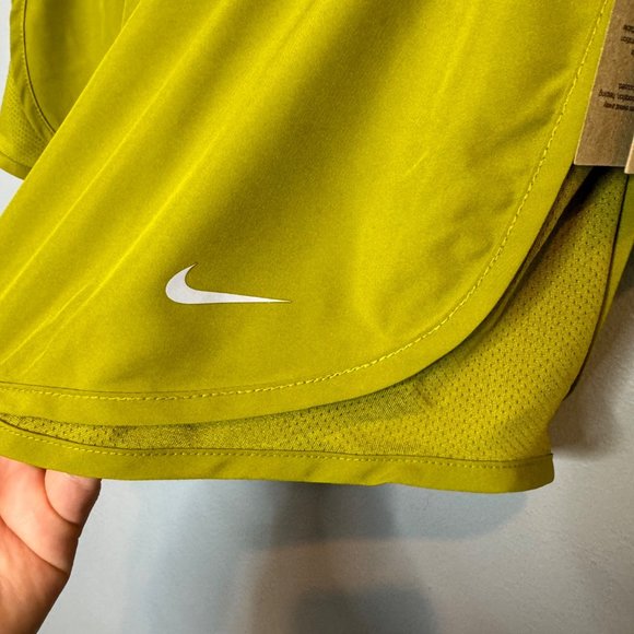 NIKE lined tempo running shorts size M - Picture 2 of 6